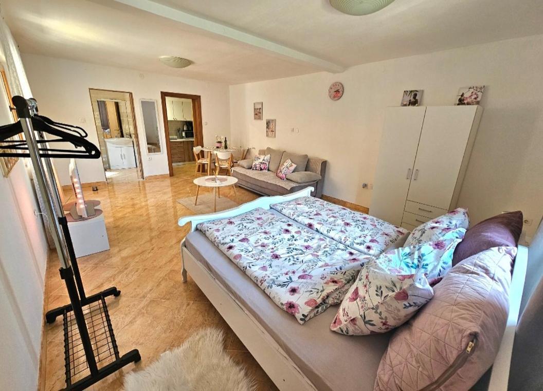 Apartment Miska & Studio Roki Драчевац Екстер'єр фото