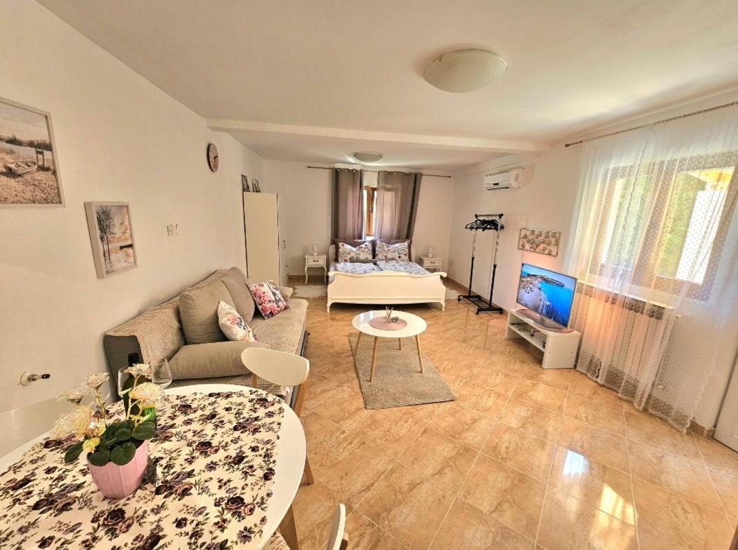 Apartment Miska & Studio Roki Драчевац Екстер'єр фото
